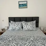 Azzurro Premium On Bulevard Bogoridi Lejlighed Burgas City