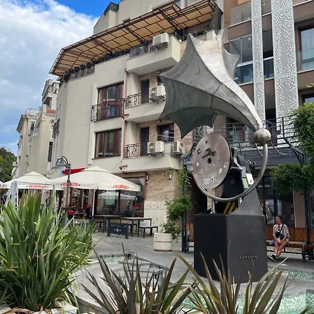 Azzurro Premium On Bulevard Bogoridi * Burgasz