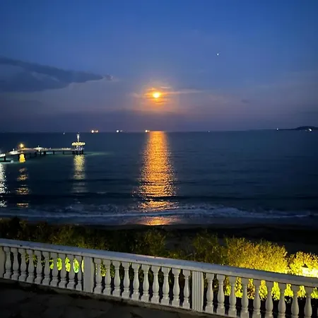 Azzurro Premium On Bulevard Bogoridi Apartman