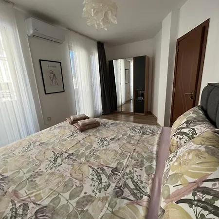 Azzurro Premium On Bulevard Bogoridi Appartement