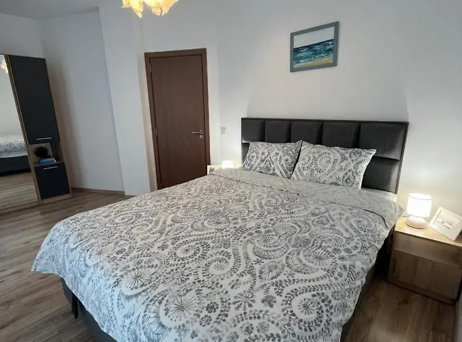 Azzurro Premium On Bulevard Bogoridi * Бургас