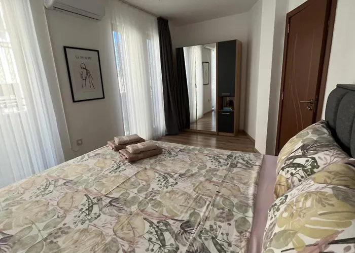 Azzurro Premium On Bulevard Bogoridi Apartament